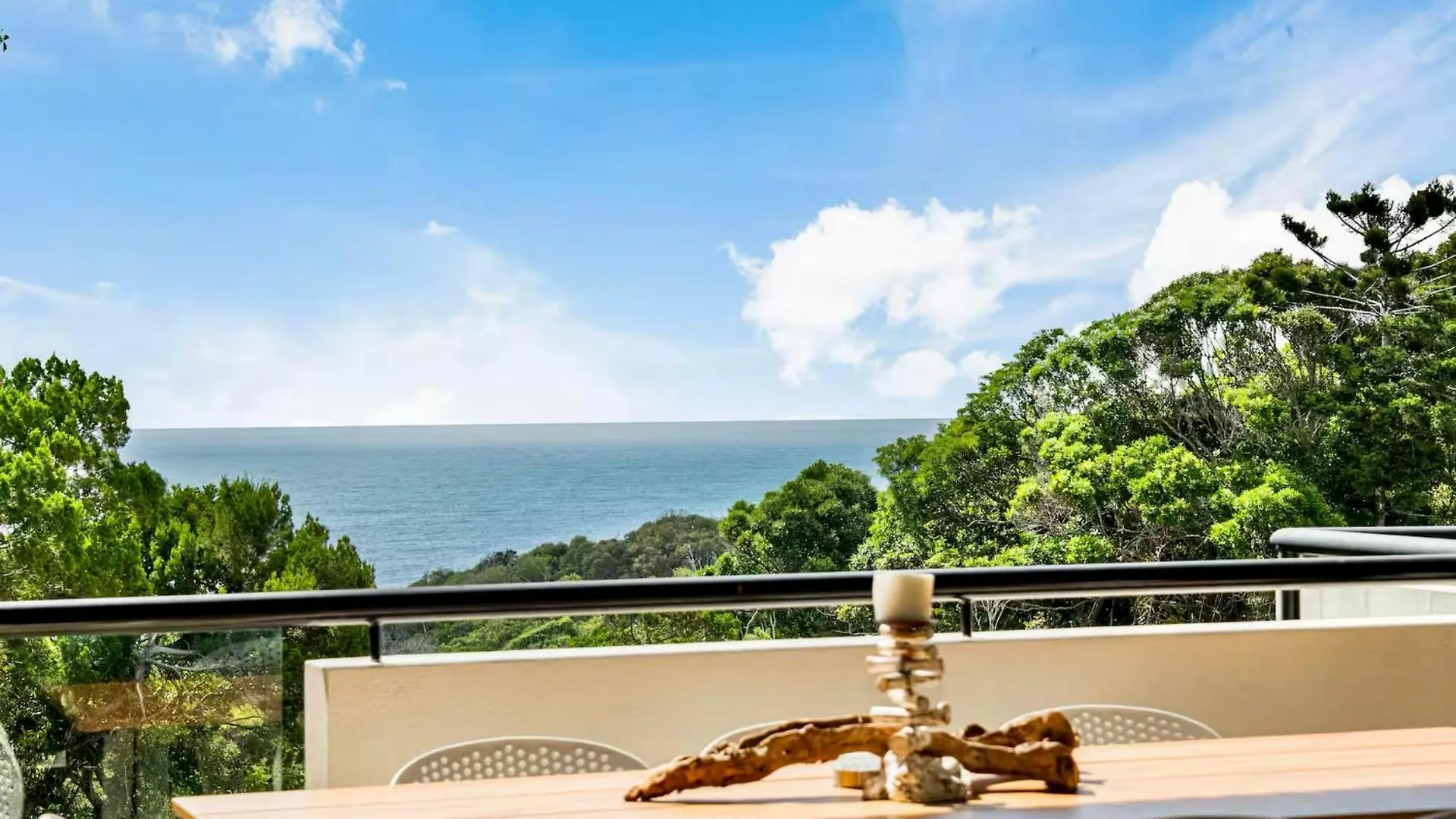 Villa Essencia - Luxurious 4Br, Gated, Private, Pool Yaroomba