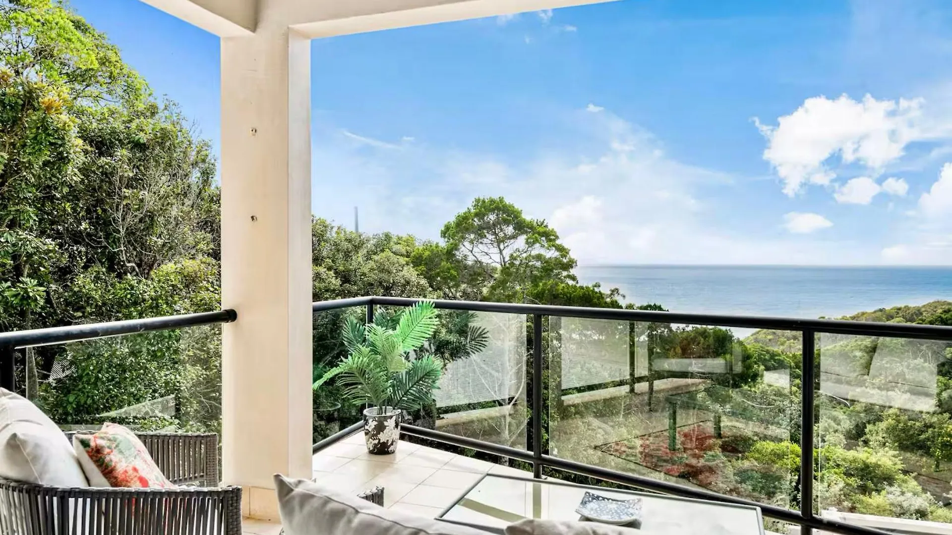 Villa Essencia - Luxurious 4Br, Gated, Private, Pool Yaroomba 0*,