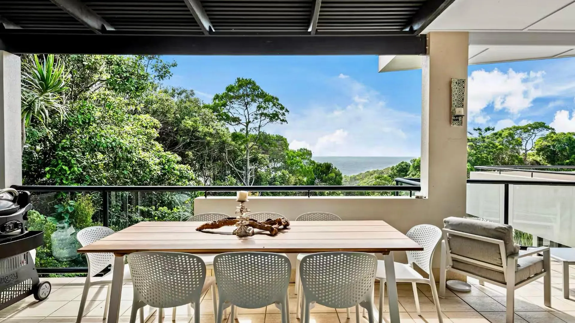 Villa Essencia - Luxurious 4Br, Gated, Private, Pool Yaroomba