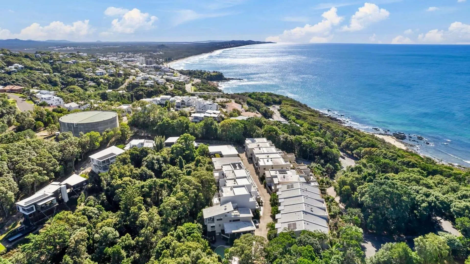 Villa Essencia - Luxurious 4Br, Gated, Private, Pool Yaroomba